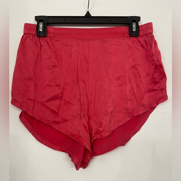 Lunya Silk Sleep Shorts Red Size Medium - Picture 1 of 5